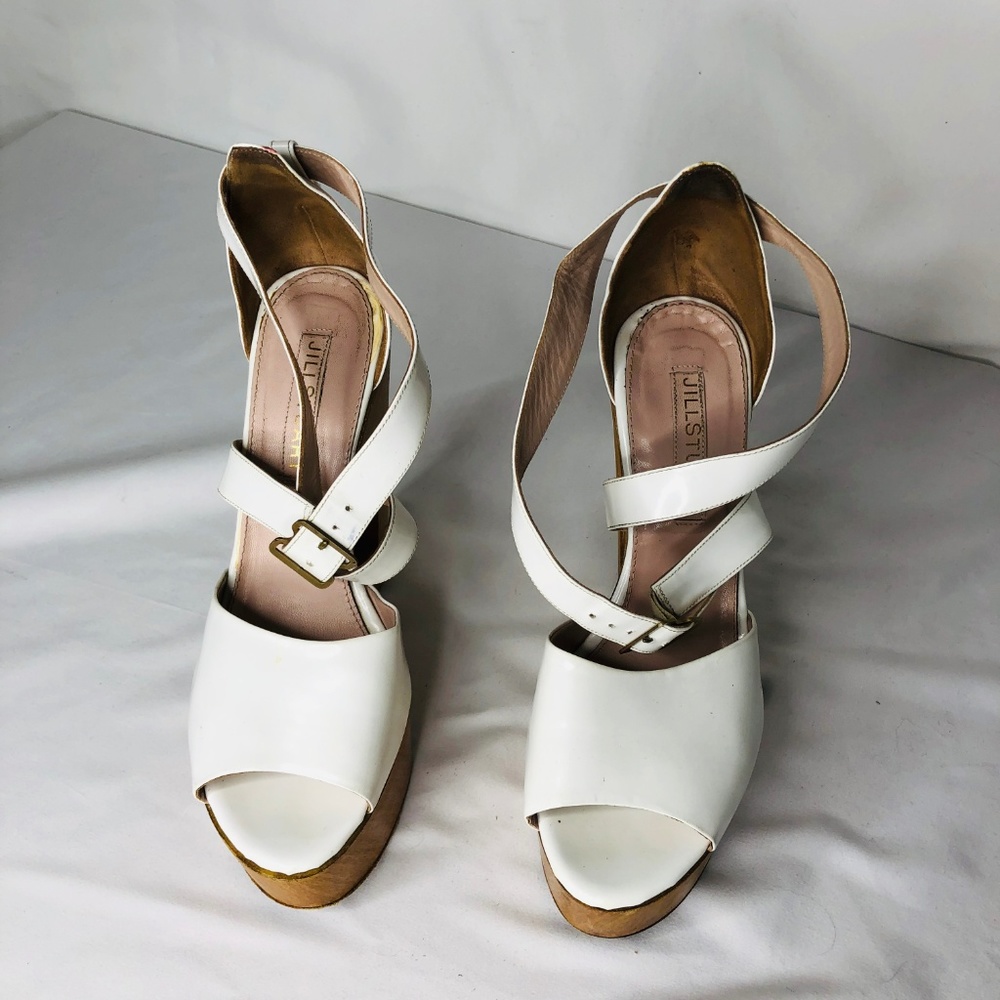 Jill Stuart Geometric Wood Heel White Patent Shoes - Picture 2 of 4
